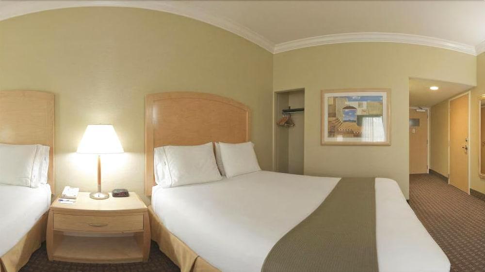 Holiday Inn Express Hotel & Suites Vacaville By Ihg Екстериор снимка