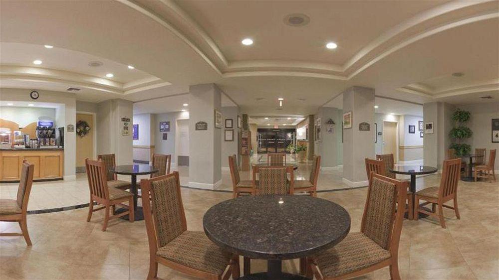 Holiday Inn Express Hotel & Suites Vacaville By Ihg Екстериор снимка