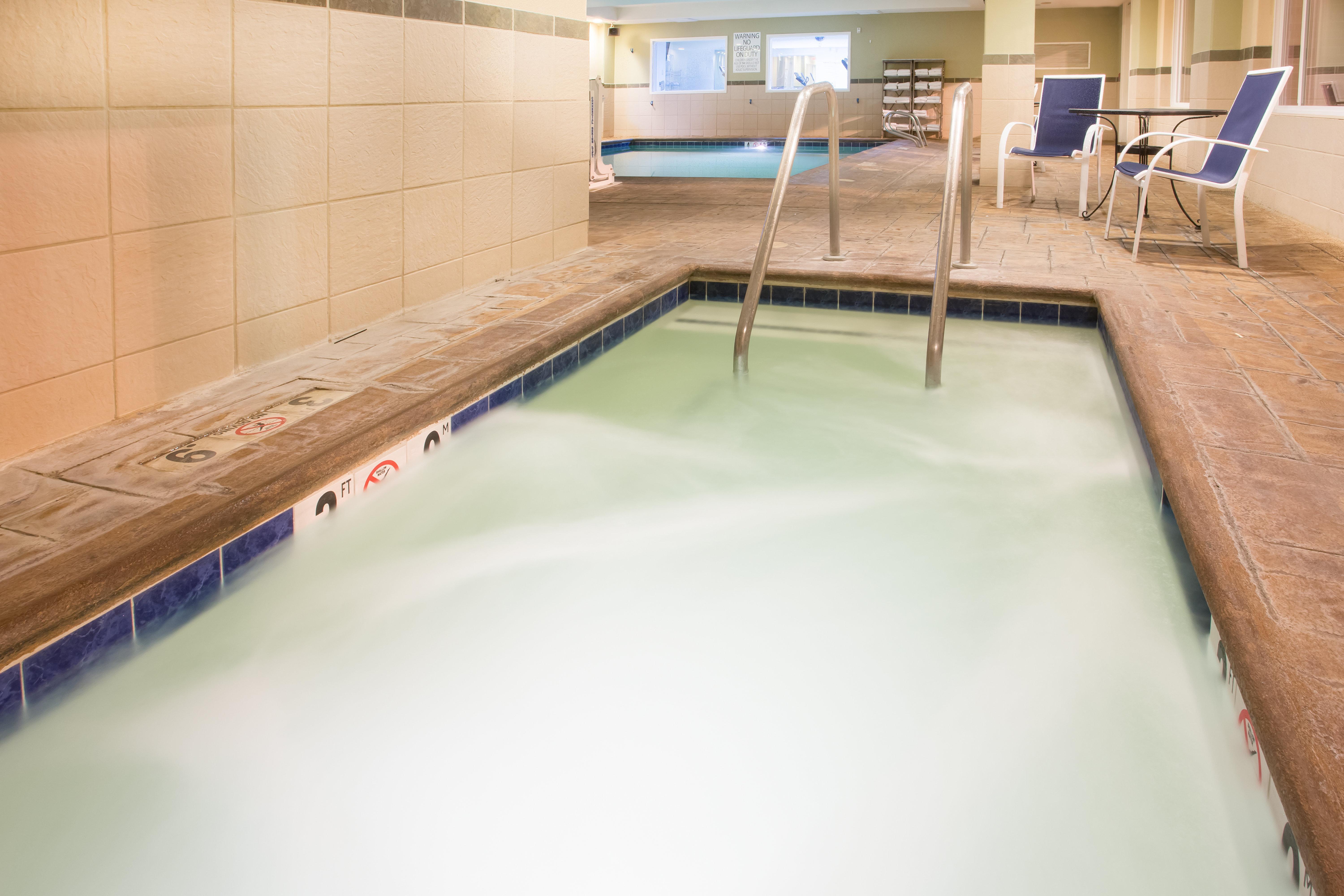 Holiday Inn Express Hotel & Suites Vacaville By Ihg Екстериор снимка