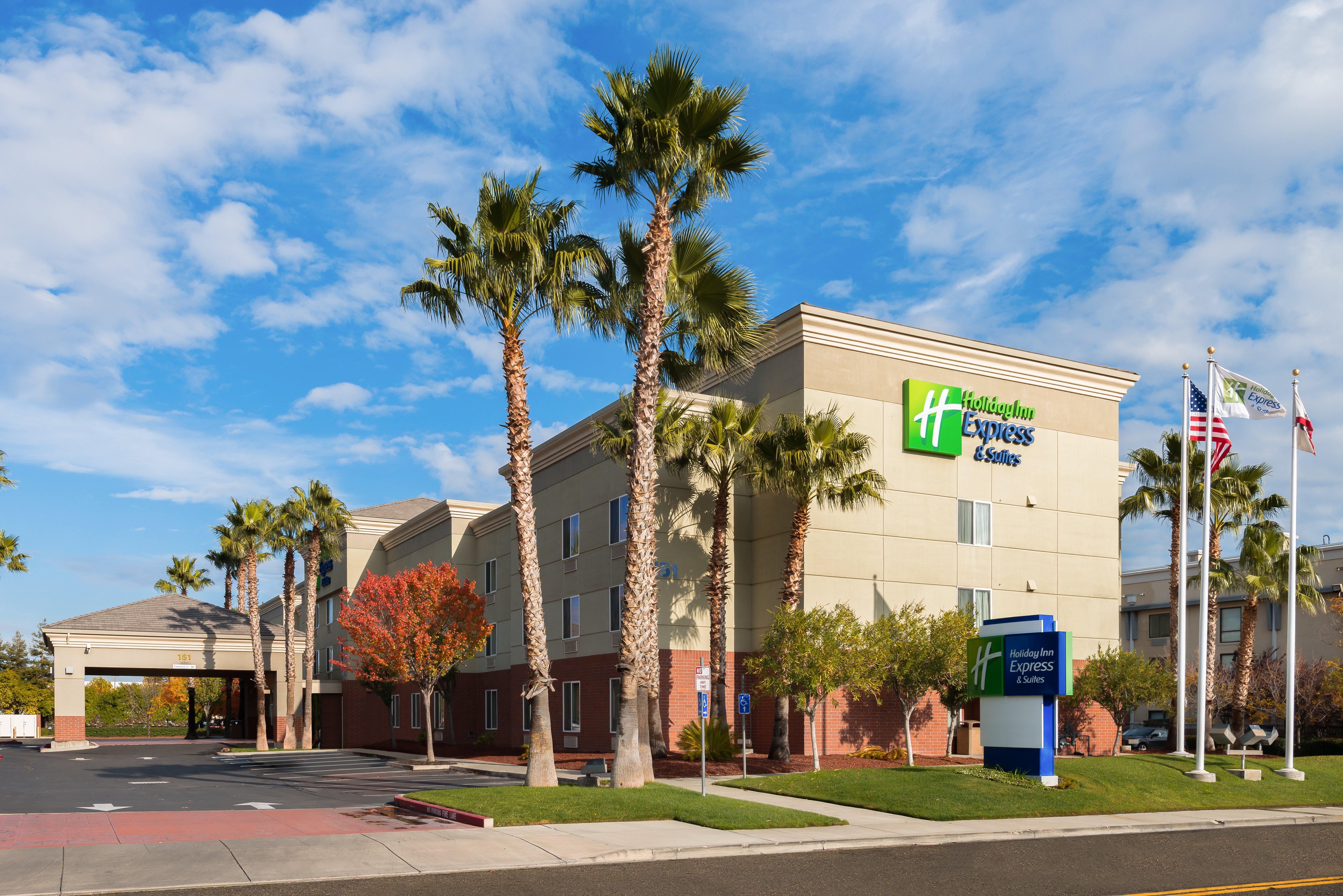 Holiday Inn Express Hotel & Suites Vacaville By Ihg Екстериор снимка