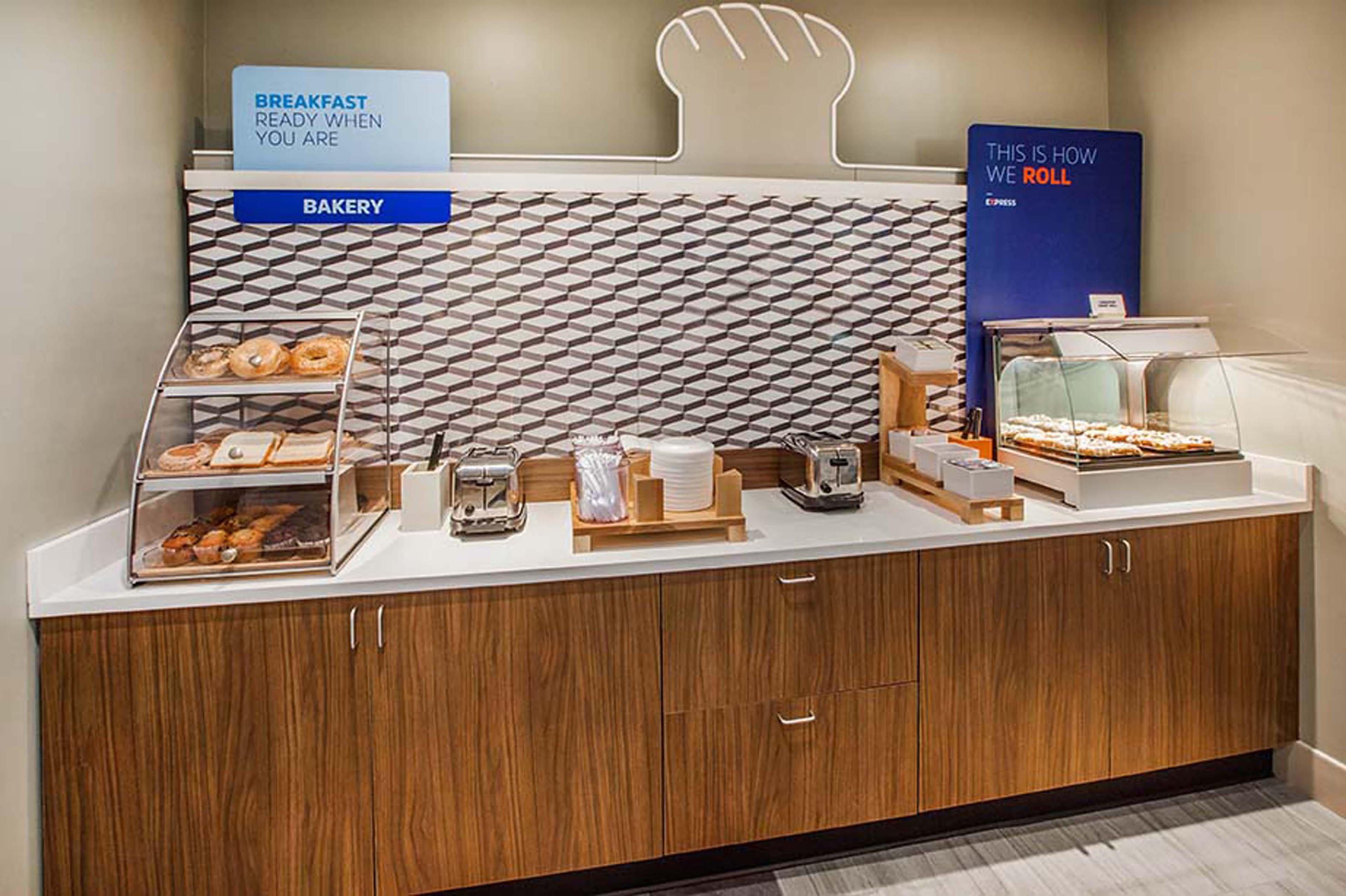 Holiday Inn Express Hotel & Suites Vacaville By Ihg Екстериор снимка