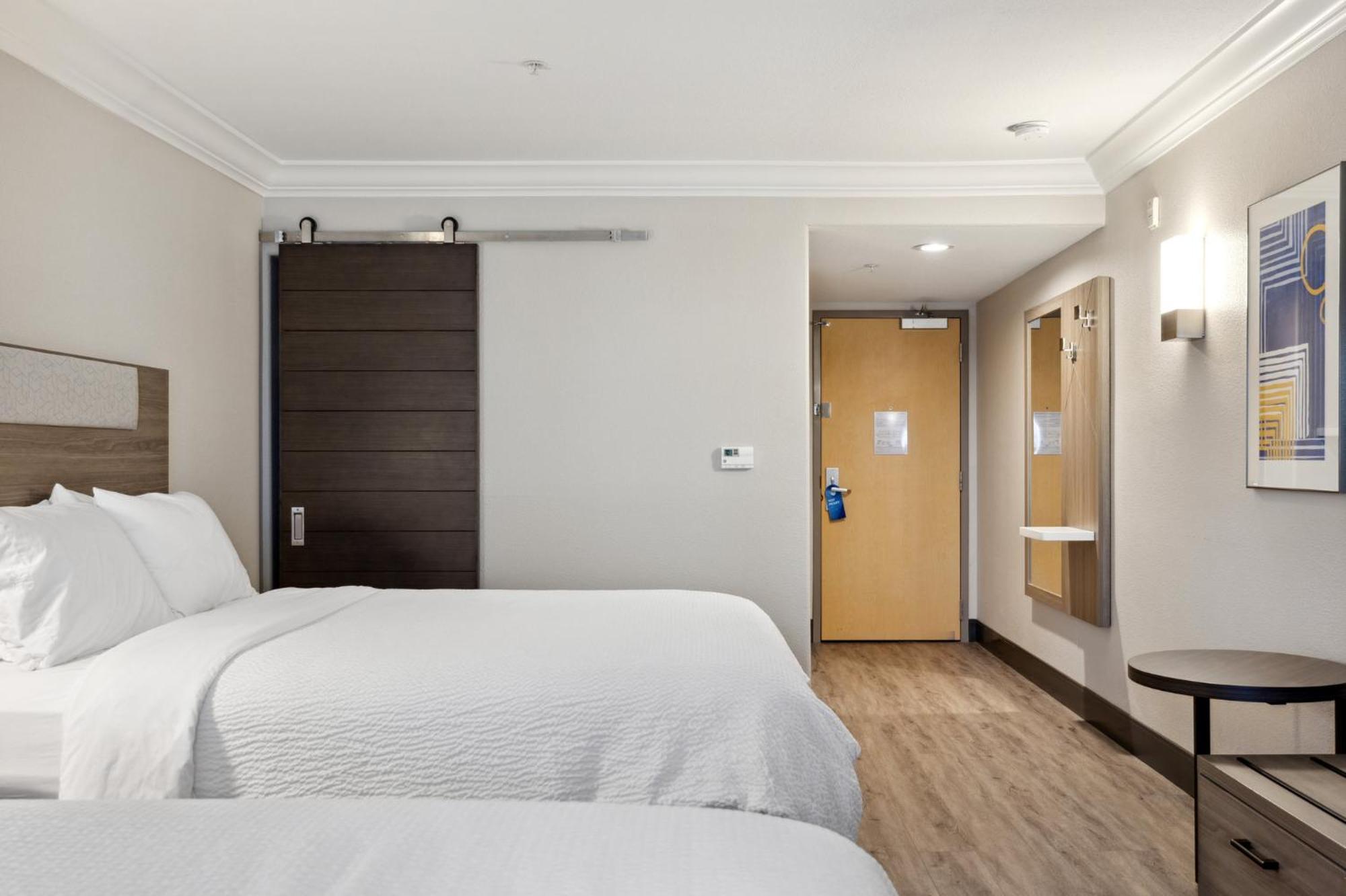 Holiday Inn Express Hotel & Suites Vacaville By Ihg Екстериор снимка