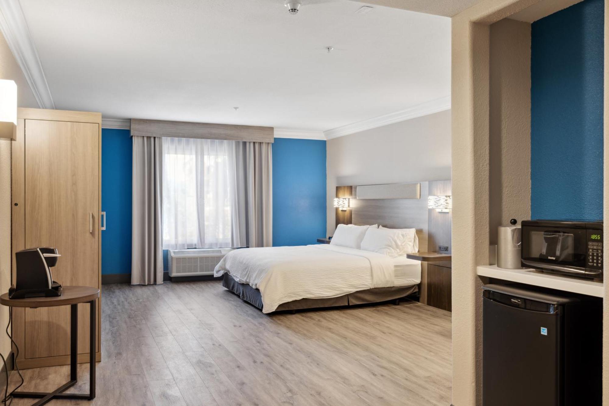Holiday Inn Express Hotel & Suites Vacaville By Ihg Екстериор снимка