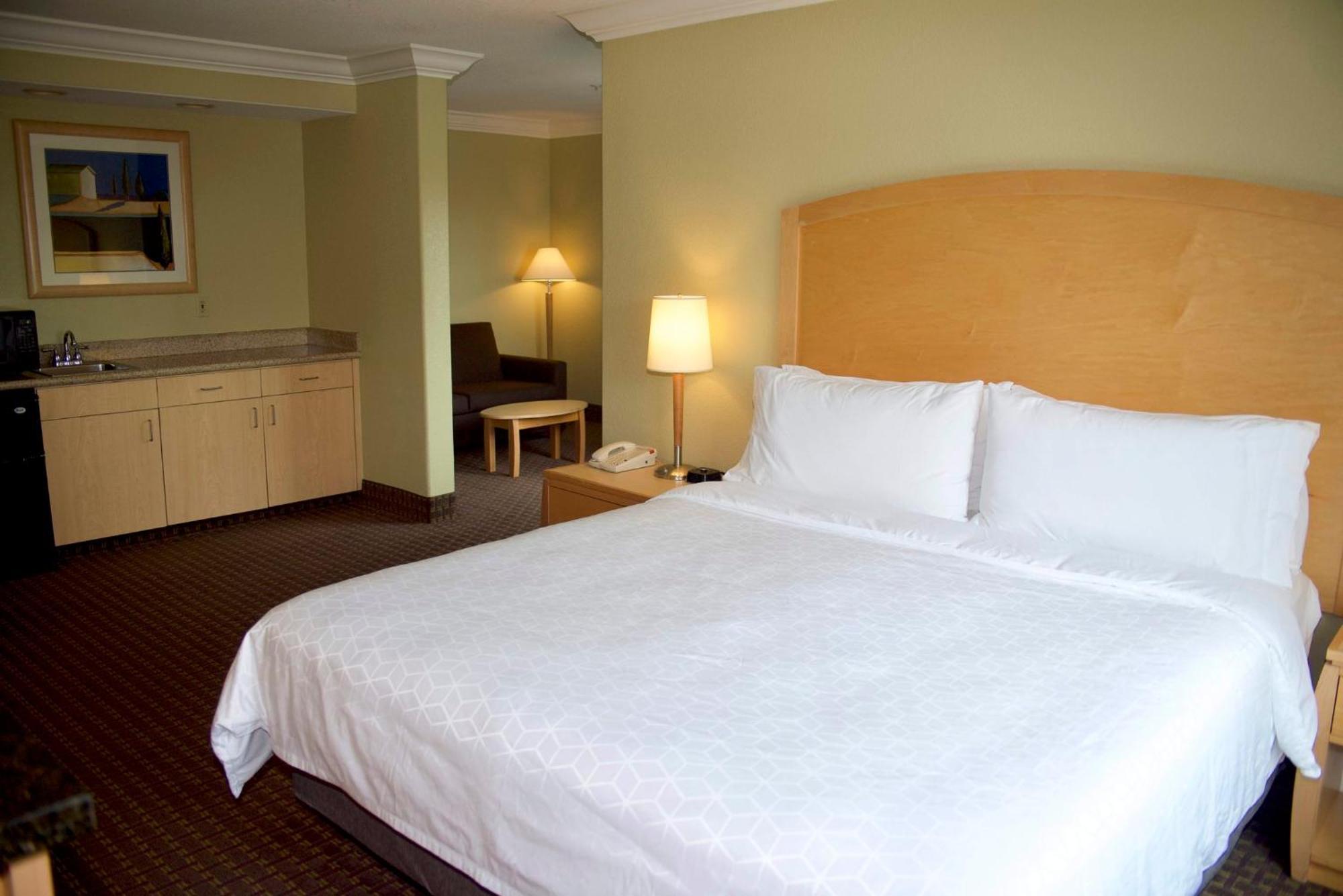 Holiday Inn Express Hotel & Suites Vacaville By Ihg Екстериор снимка