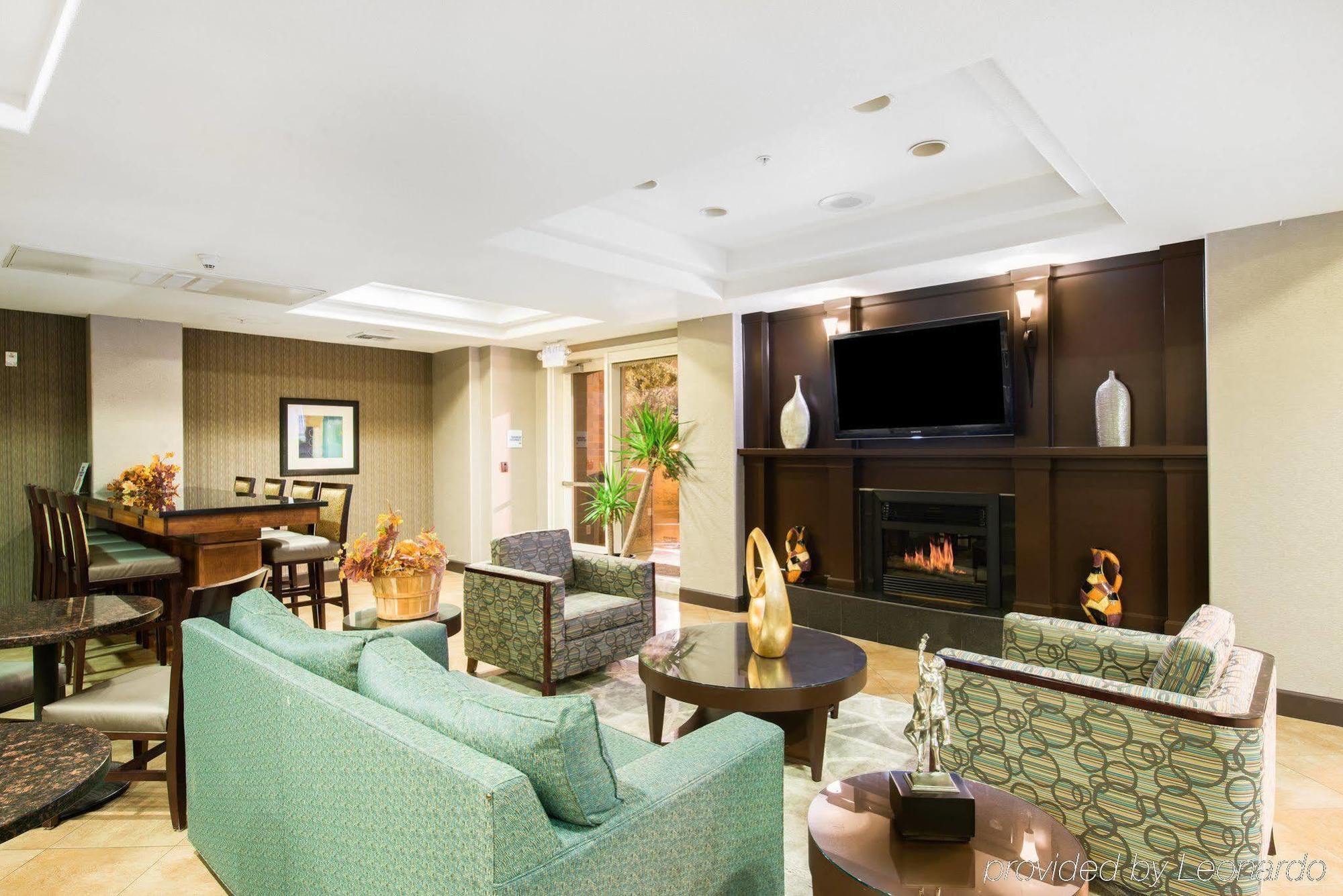Holiday Inn Express Hotel & Suites Vacaville By Ihg Екстериор снимка