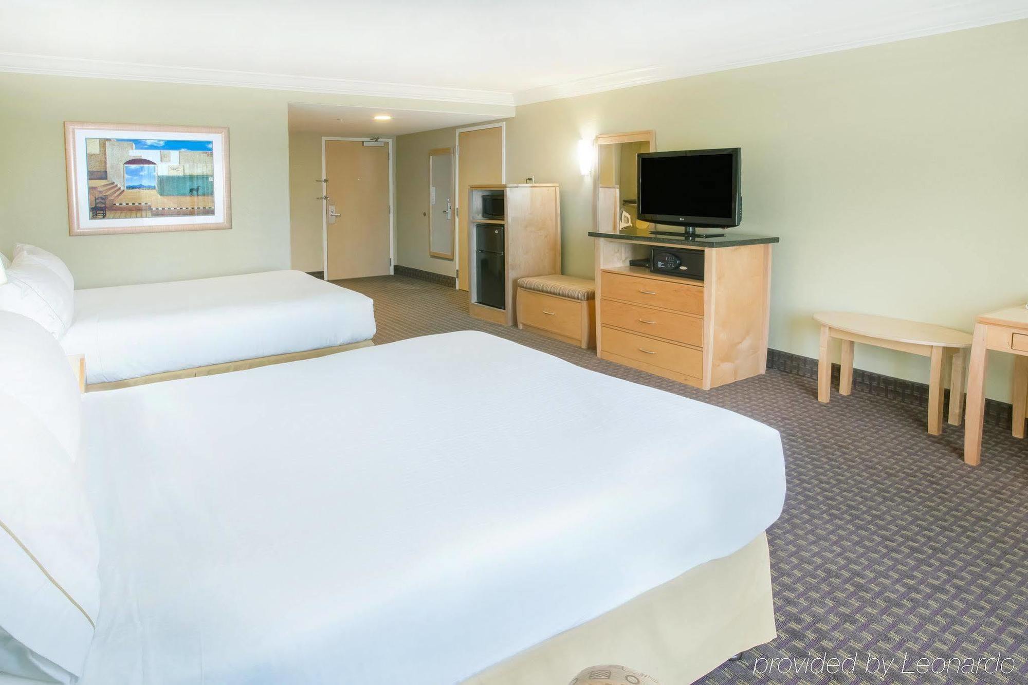 Holiday Inn Express Hotel & Suites Vacaville By Ihg Екстериор снимка